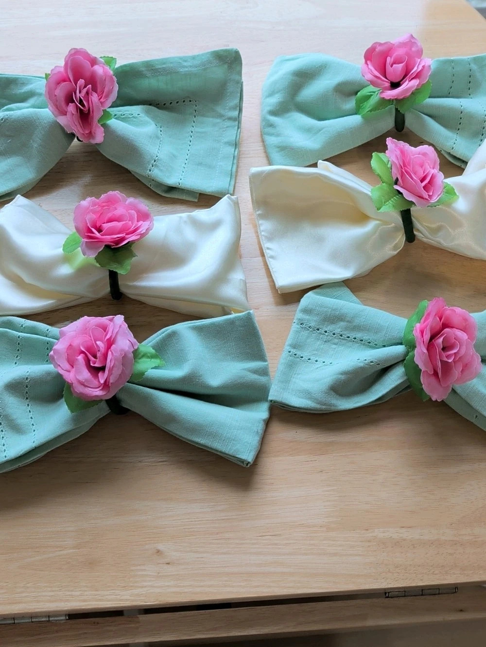 Floral Bow Hair Accessories in Green & White